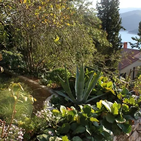 Sleeps 2 Air Con Wifi * Rabac